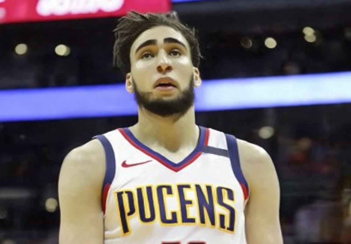 NBA交易市场：步行者队瞄准快船队中锋伊维察·祖巴茨，首轮选秀权成谈判关键